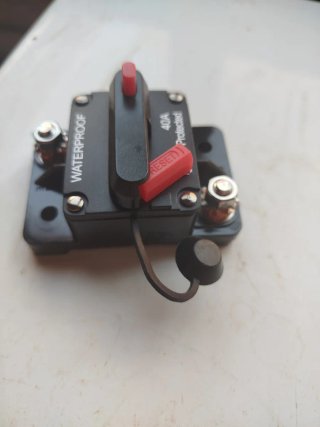 Disyuntor 40A 12V-48V DC Impermeable