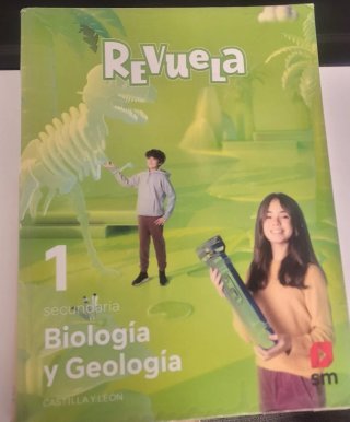 Lote Libros 1ESO Revuela. Casi nuevos. 140€