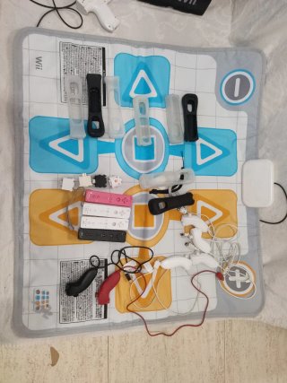 Nintendo Wii Mario Kart + 156 juegos+ accesorios