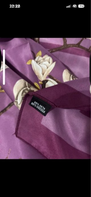 Foulard con fiori di magnolia