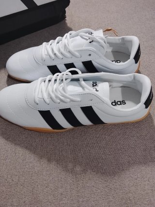Adidas TOKYO Talla 39 Blancas