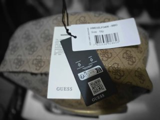 Mochila Guess Oroginal Beige y Dorada.
