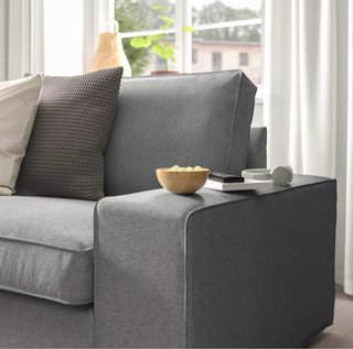 Sofá 3 plazas gris con reposapiés