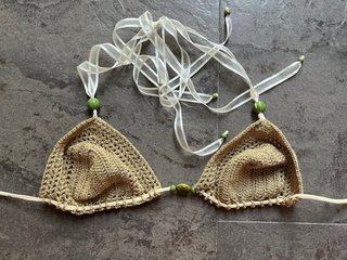 Top bikini crochet beige y verde