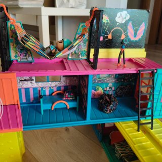Casa LOL contenedores