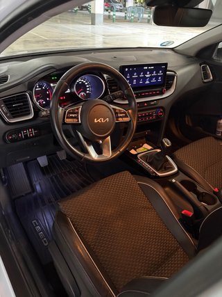 Kia Ceed Tourer 2022 1.6 CRDi MHEV 136 CV