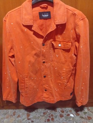 Chaqueta Pull&Bear efecto pintura naranja Talla L