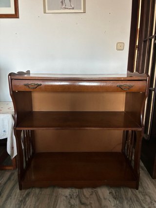 Mueble antiguo de madera