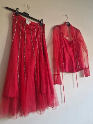 Conjunto Falda y Chaqueta Roja