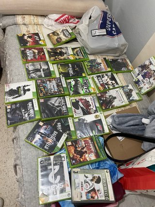 Xbox 360 Negra + 2 Mandos y Accesorios