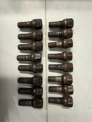 Tornillería 4x100
