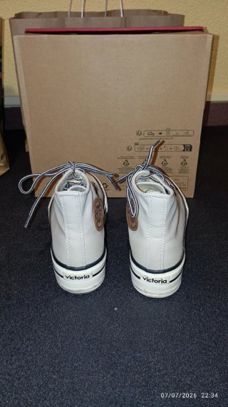 Zapatos Victoria Beige/Blanco Talla 36