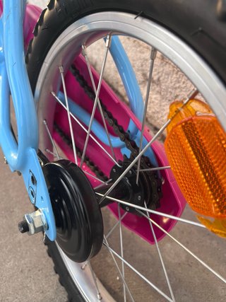 Bicicleta infantil azul y rosa