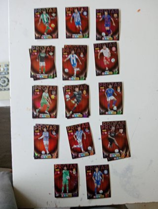111 Cromos Adrenalyn XL25-26 Varias categorías 15€
