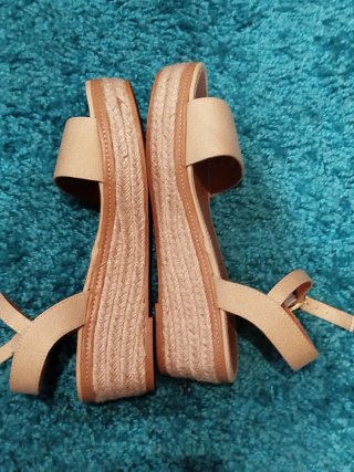 Sandalias Smara Beige Mujer Cuña Mediana