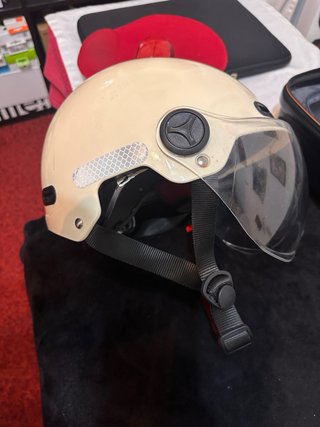 Casco Scooter Beige con Visera