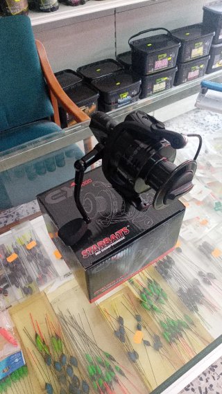 Carrete de pesca Starbaits CX 4000