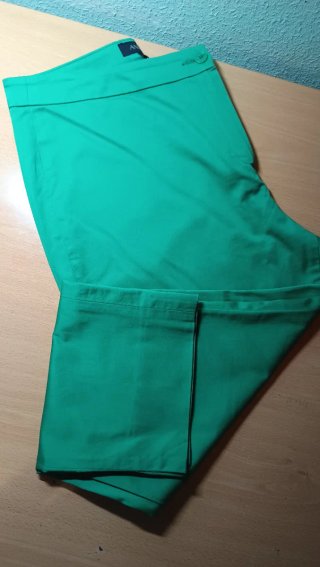 Pantalón pirata pitillo verde chica