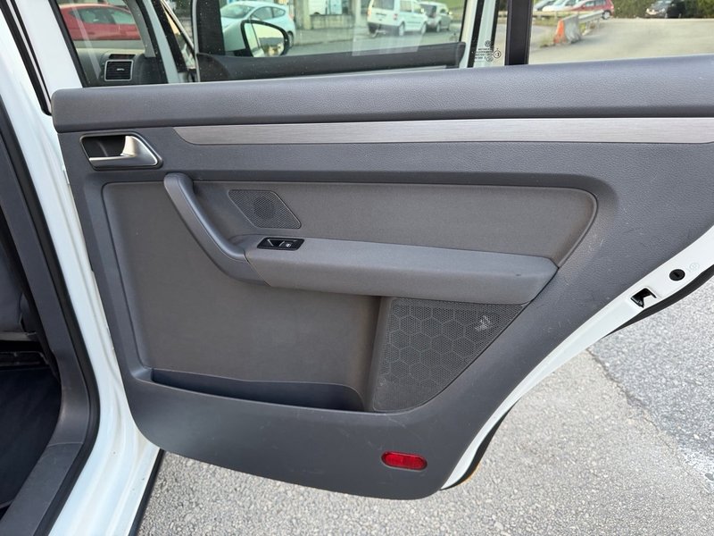 Volkswagen Touran 2.0 TDI Sport 2014, foto 19