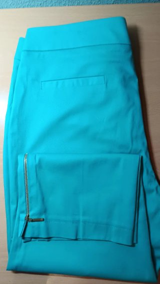 Pantalón pirata pitillo verde azulado