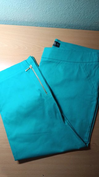 Pantalón pirata pitillo verde azulado