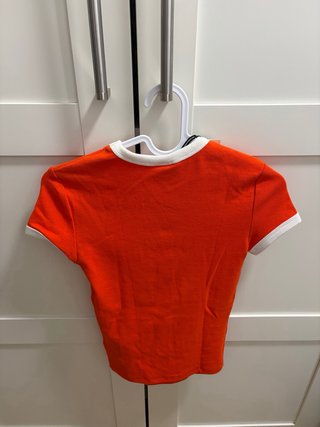 Camiseta Bershka naranja Orange Juice