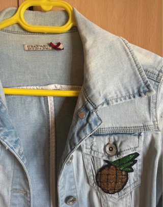 Chaqueta vaquera con piña