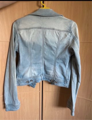 Chaqueta vaquera con piña