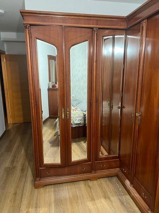 Juego de dormitorio 1 armario 2 mesillas 1 cómoda