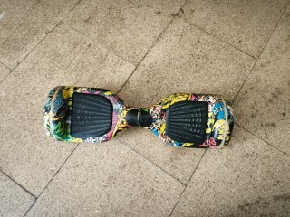 Hoverboard con diseño graffiti
