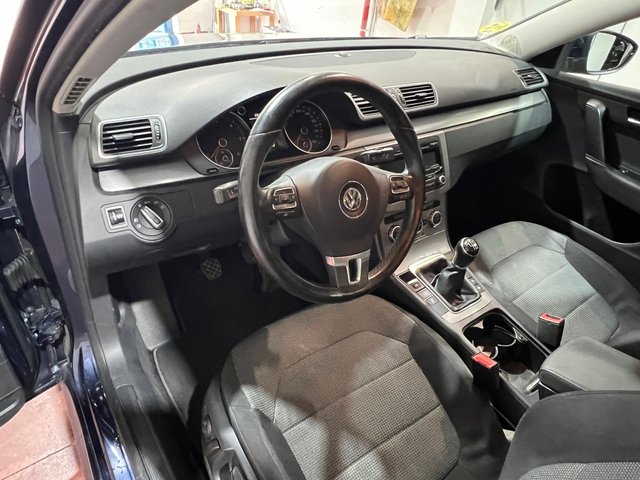 Volkswagen Passat 1.6 tdi 105cv  2013