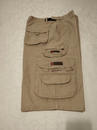 Bermuda multibolsillos beige