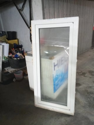 Ventana blanca con doble cristal