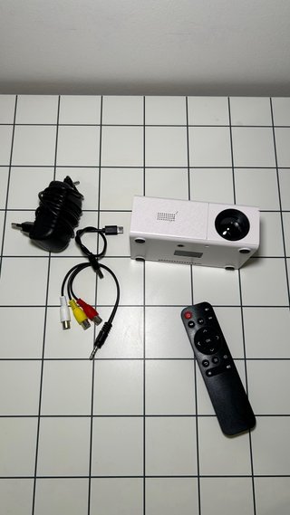 Mini Proyector Portátil HD + Accesorios