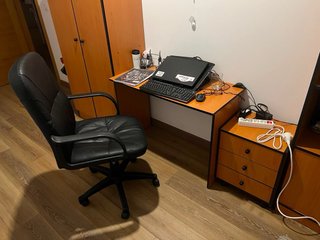 Mobili da studio in legno e plastica