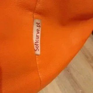 Puff Pera XL Polipiel Naranja doble cremallera.
