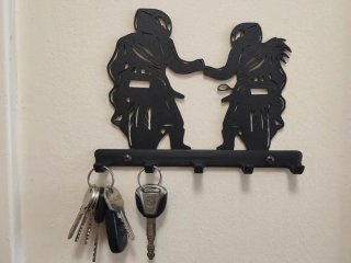 Colgador de llaves pareja motera