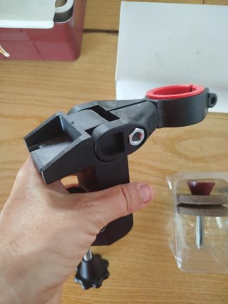 Abrazadera para taladro con lijador