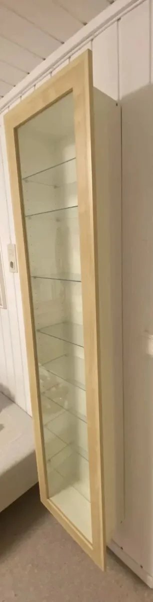 Vetrina da parete Ikea Bertby