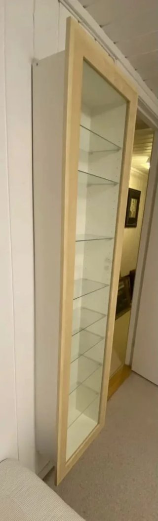 Vetrina da parete Ikea Bertby
