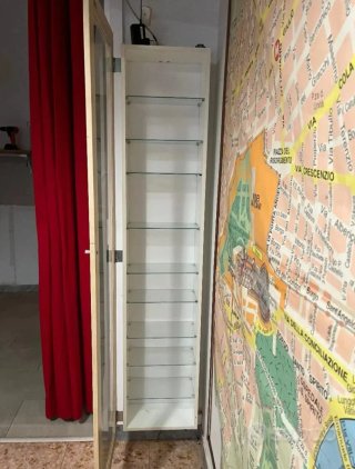Vetrina da parete Ikea Bertby