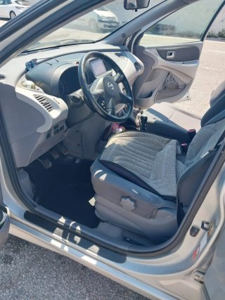Nissan Almera 2003