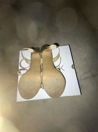 Sandalias doradas tacón alto Catwalk