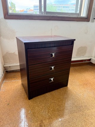 Cómoda y 1 Mesilla