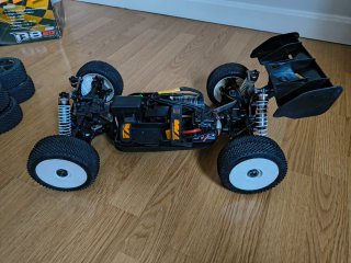 Team Magic B8ER Buggy 1/8 Brushless