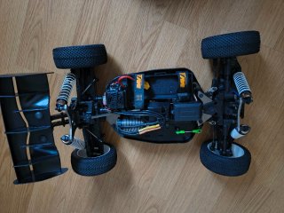 Team Magic B8ER Buggy 1/8 Brushless