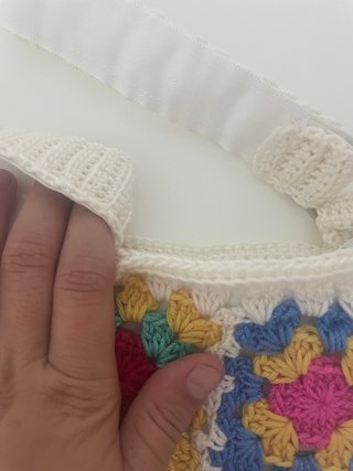 Bolsos hechos a mano blanco y dorado