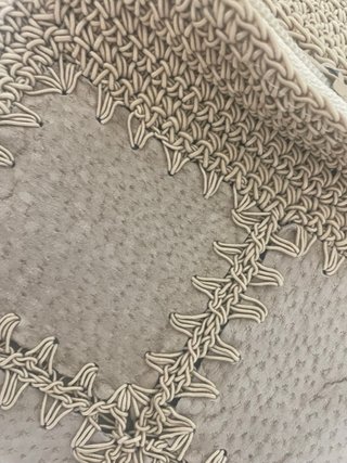 Bolsos hechos a mano blanco y dorado