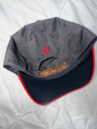 Gorra Louis Vuitton Fall in Love