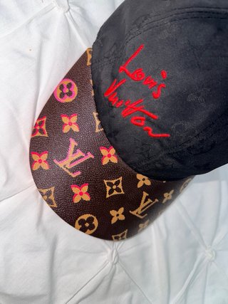 Gorra Louis Vuitton Fall in Love